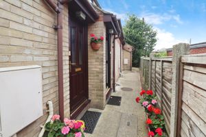 Osbornes Court- click for photo gallery